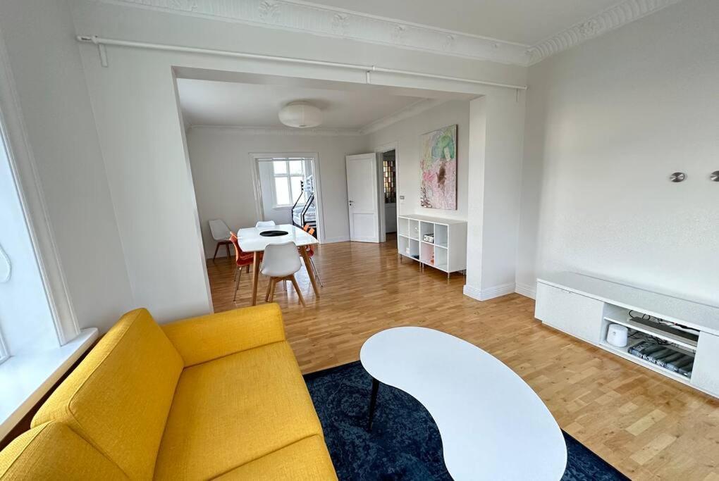 Beautiful 2 Bedroom Apartment Downtown 雷克雅維克 外观 照片